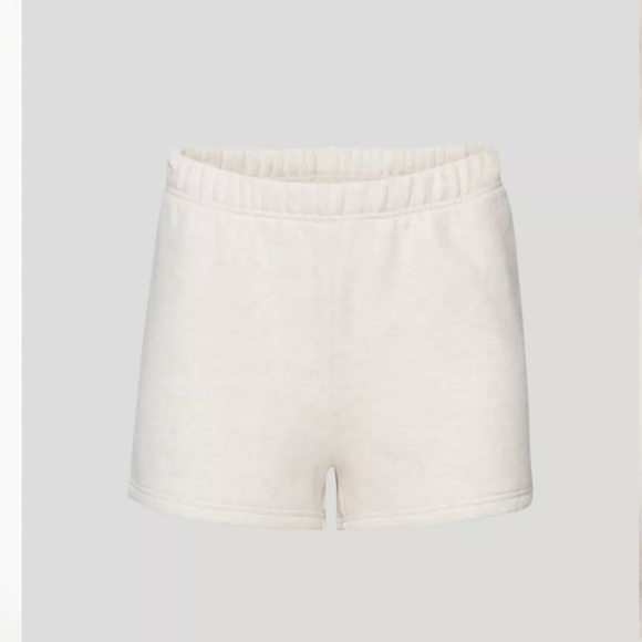 Aritzia TNA cozy fleece perfect 3” high-rise sweatshort - Picture 1 of 4